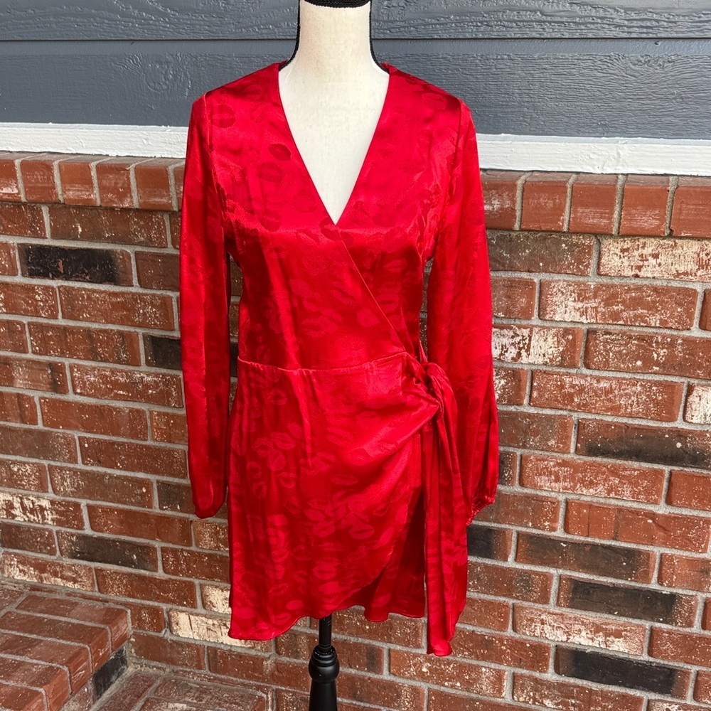 Never Fully Dressed Red Wrap Mini Dress Long Sleeve Size 4 NWT Date Night Kisses